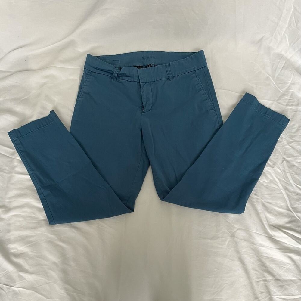 Kut from the Kloth cotton cropped pants. Size 2 Casual. Careeer. Stretchy